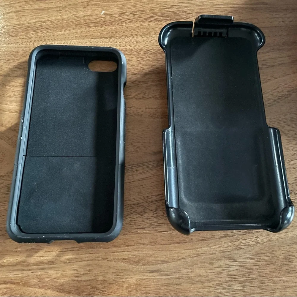 Platinum iPhone 7 protective case with holster